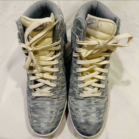 Women’s Nike Dunk Sky Hi Sneaker - Picture 2 of 4